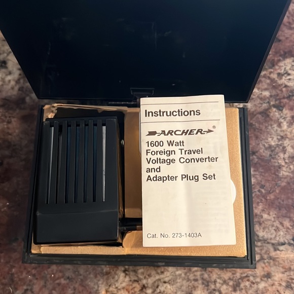 Vintage Foreign Travel Voltage Converter & Adapter Plug Set in hard case, works! - Picture 6 of 8